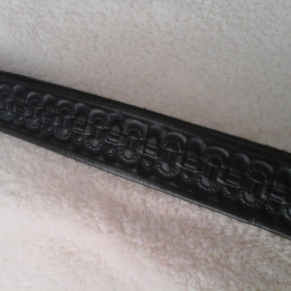 Wilderness Leather Works Black Tooled Leather Buckle Belt. Size 40 - Picture 4 of 4